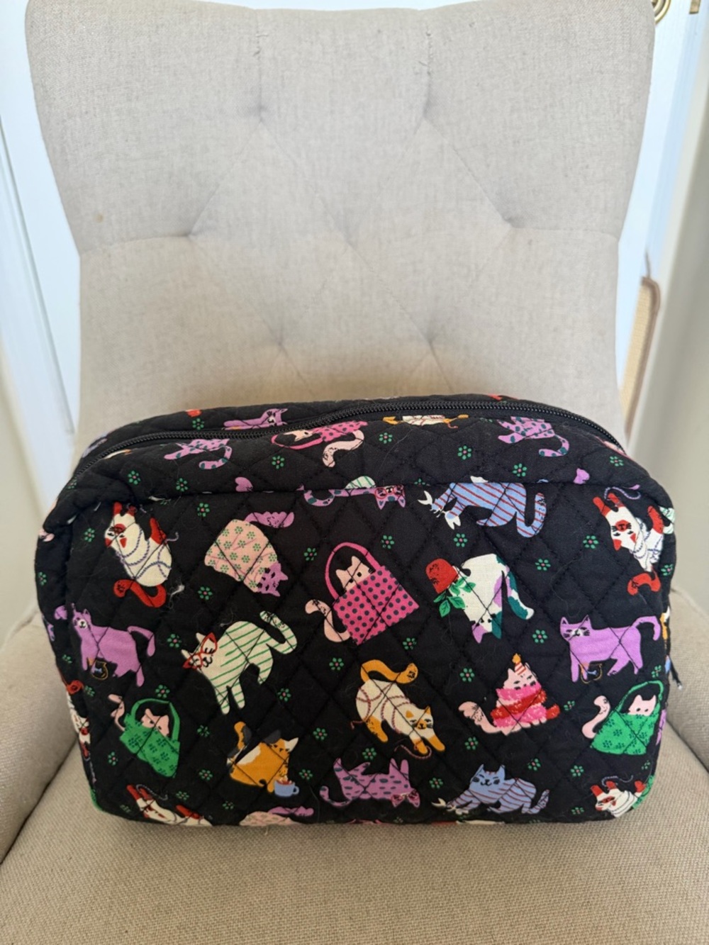 Vera Bradley Quilted XL Cosmetic Bag in Cotton Multicolor Cat Print - Picture 2 of 5